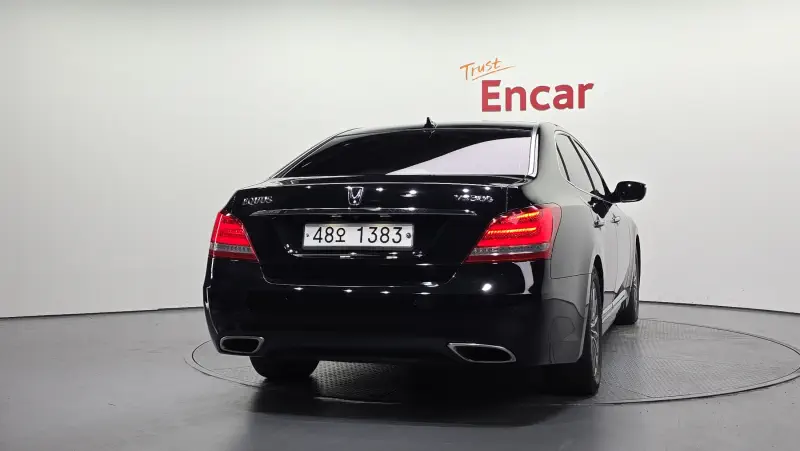 Hyundai Equus