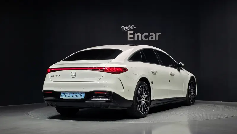 Mercedes-Benz EQS