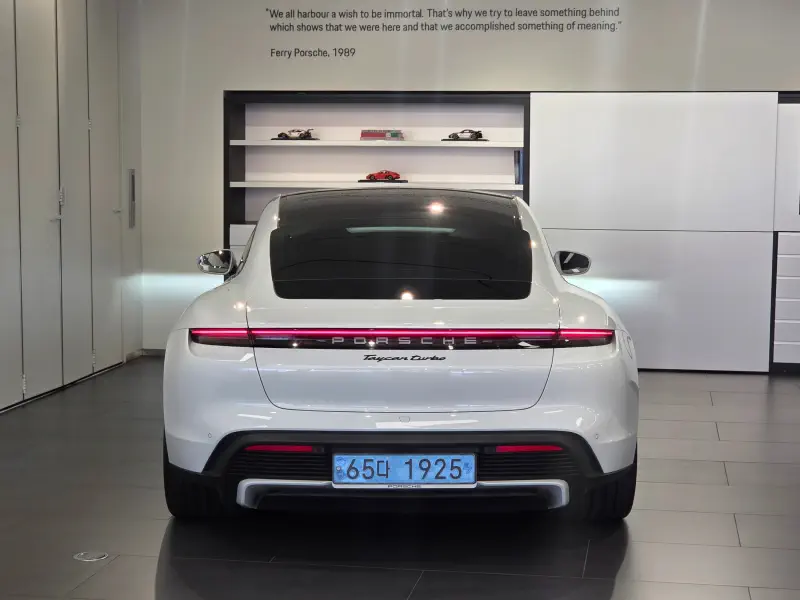 Porsche Taycan