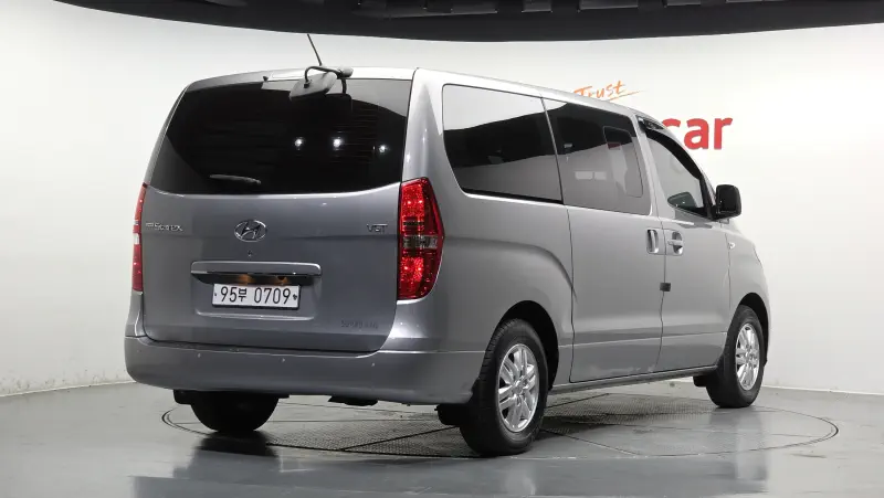 Hyundai Grand Starex