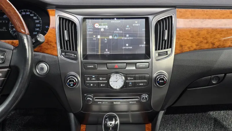 Hyundai Equus