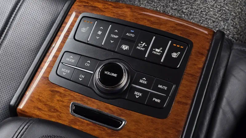 Hyundai Equus