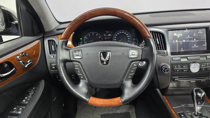 Hyundai Equus