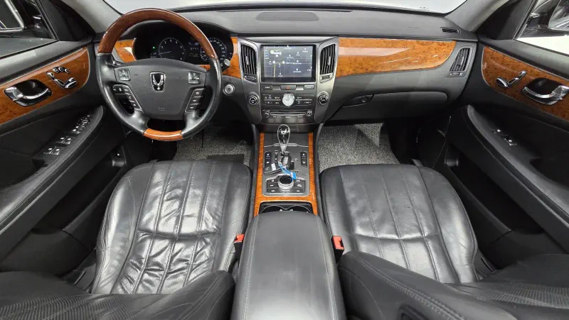 Hyundai Equus