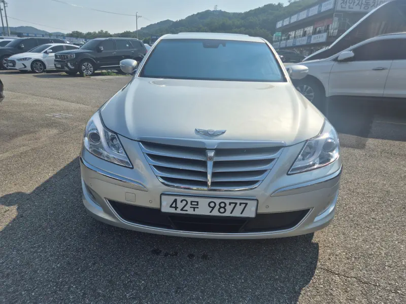 Hyundai Genesis