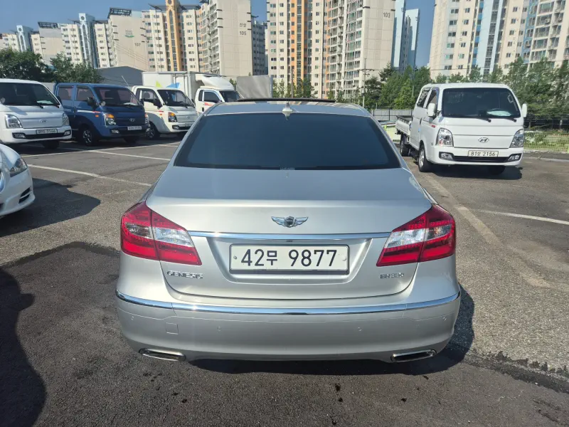 Hyundai Genesis