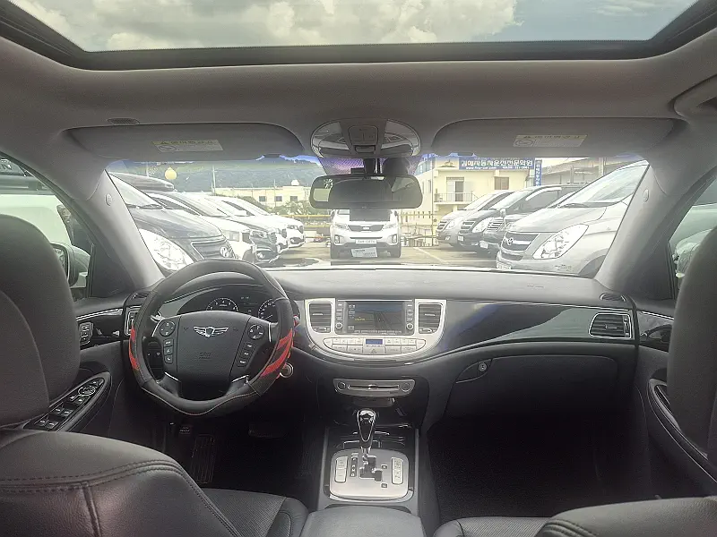 Hyundai Genesis