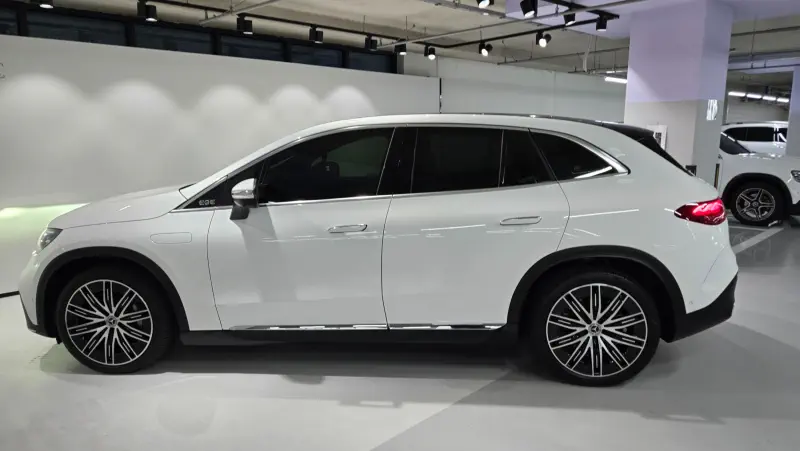 Mercedes-Benz EQE