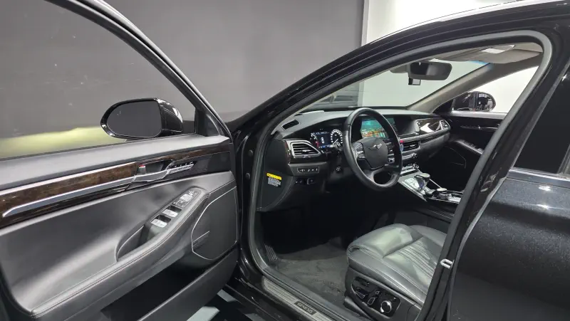 Genesis G90
