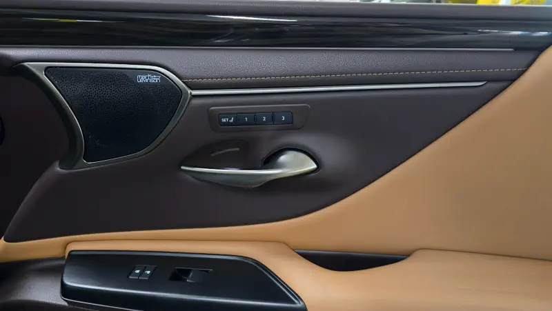 Lexus ES300h