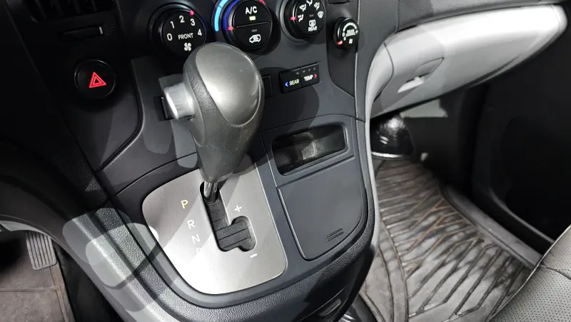 Hyundai Grand Starex