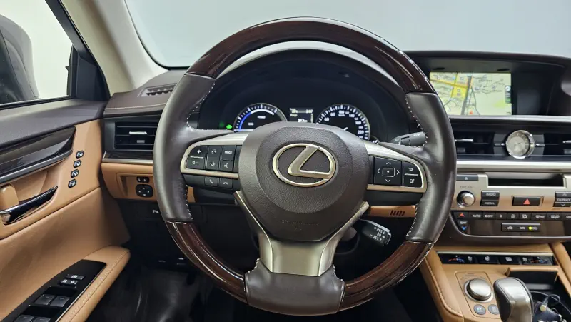 Lexus ES300h