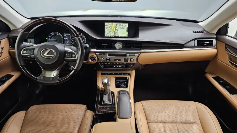 Lexus ES300h