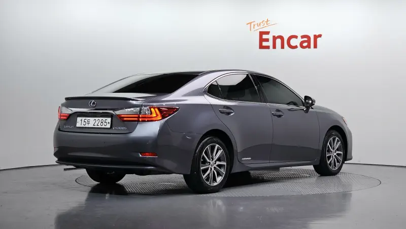 Lexus ES300h