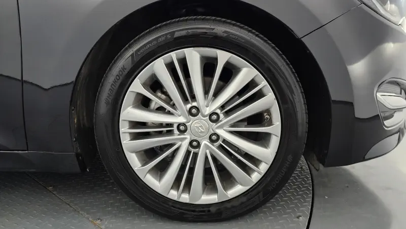 Hyundai Aslan