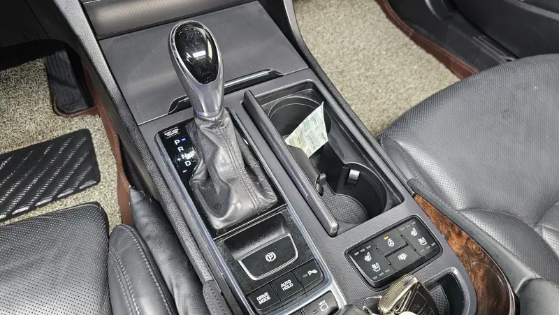 Hyundai Aslan