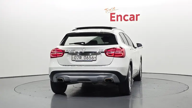 Mercedes-Benz GLA-Class
