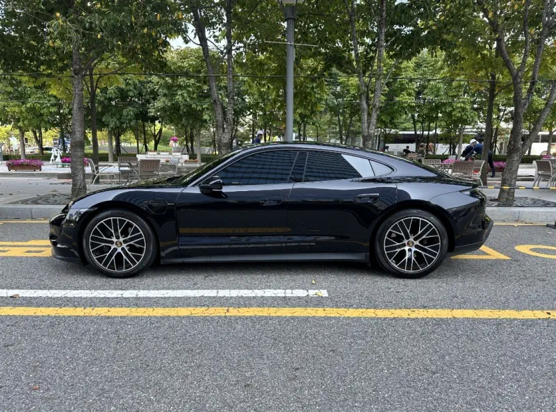 Porsche Taycan