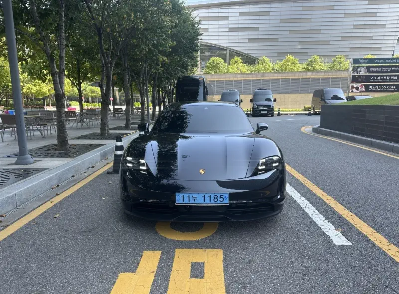 Porsche Taycan