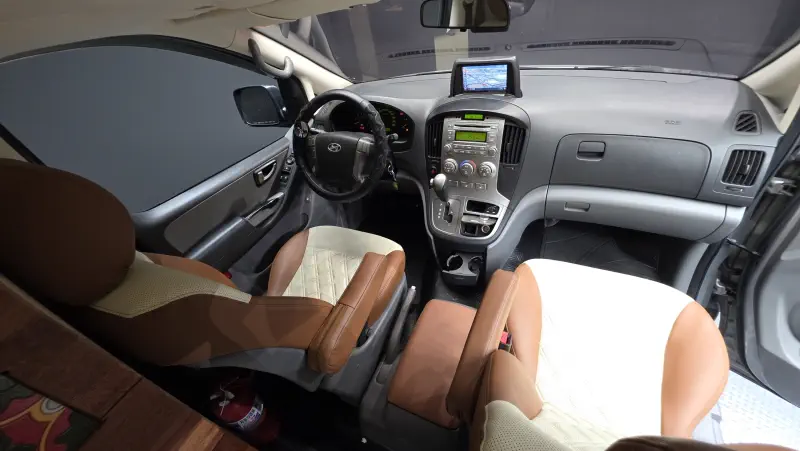 Hyundai Grand Starex