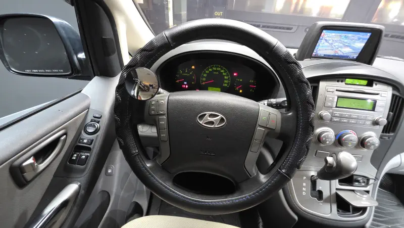 Hyundai Grand Starex