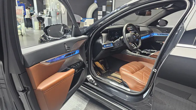 BMW i7