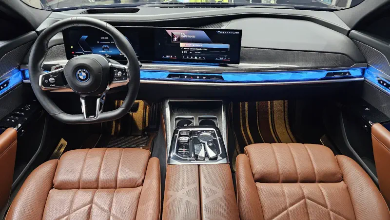 BMW i7