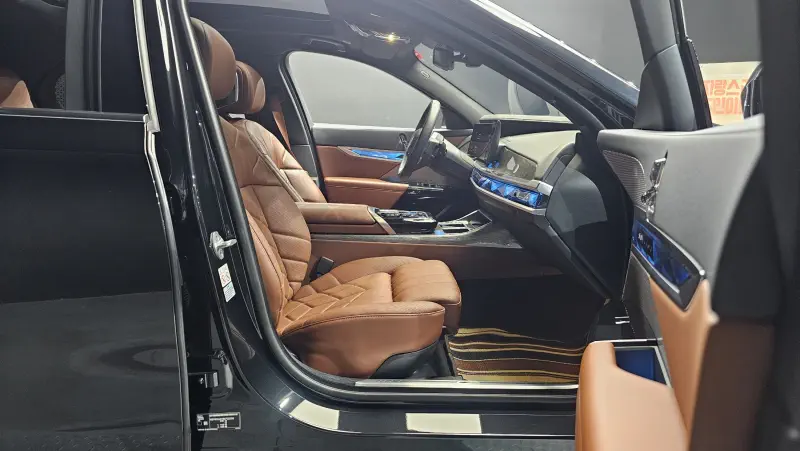 BMW i7