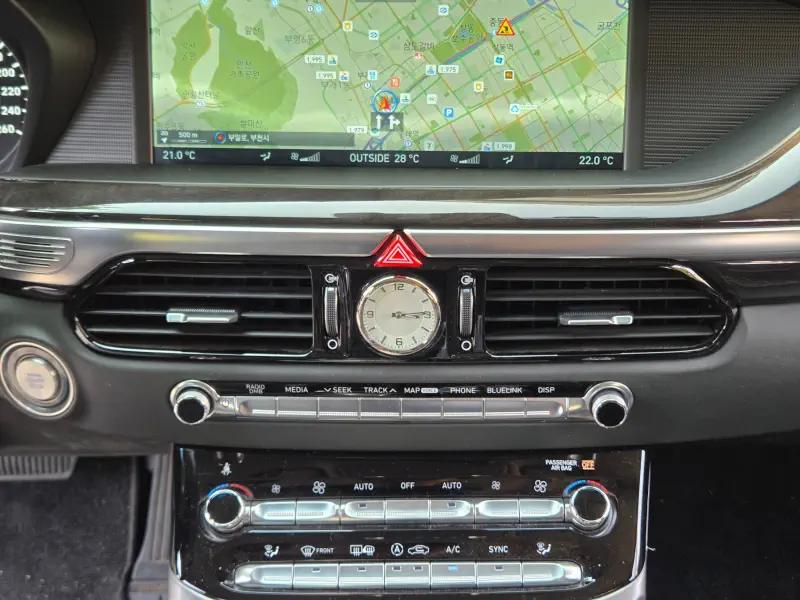 Genesis EQ900