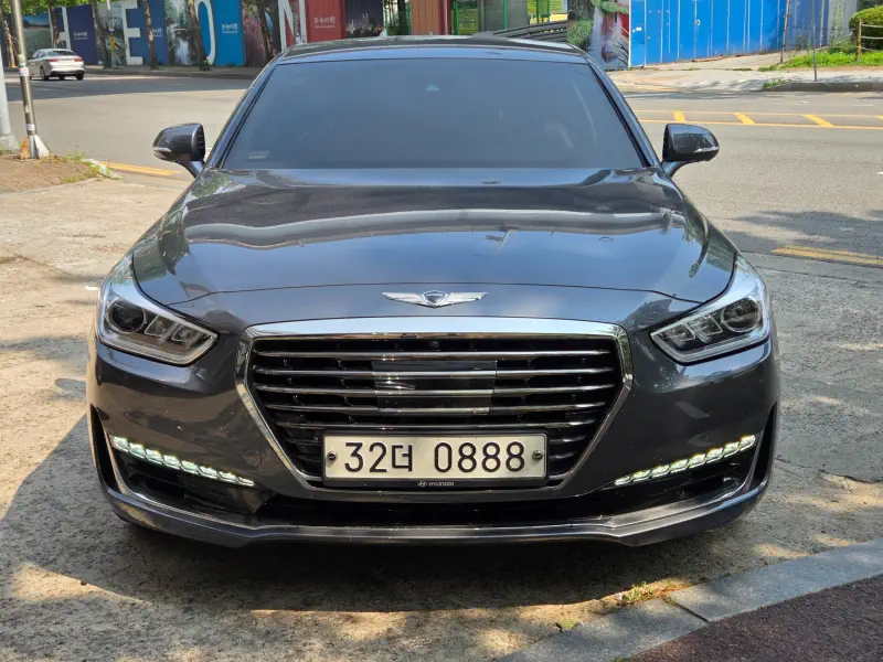 Genesis EQ900
