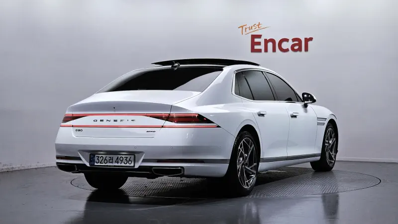 Genesis G90