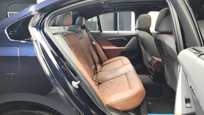 BMW i5