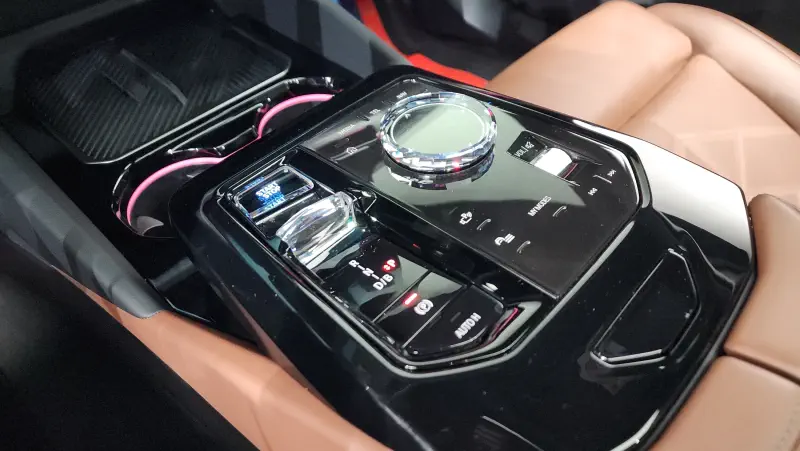 BMW i5