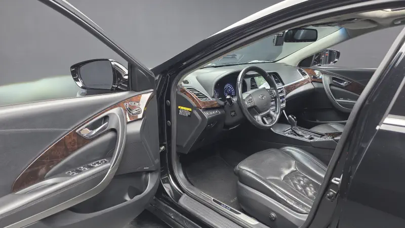 Hyundai Aslan