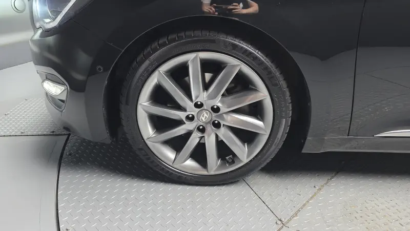 Hyundai Aslan