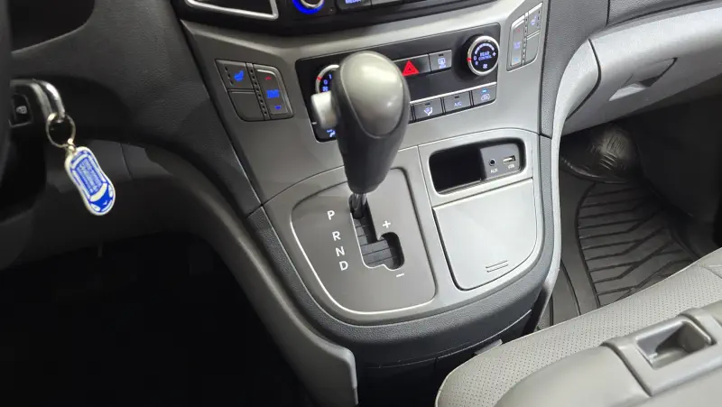 Hyundai Grand Starex