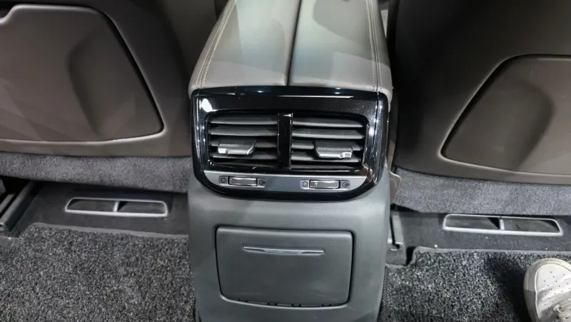 Genesis EQ900