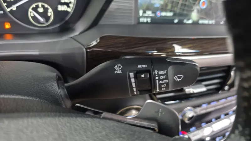 Genesis EQ900