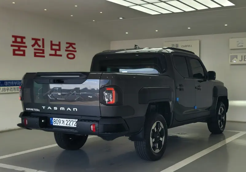 Kia Tasman