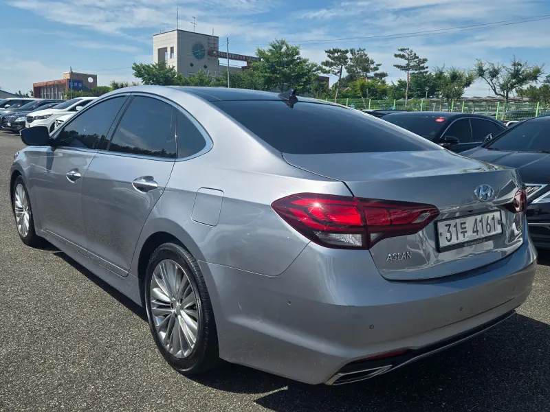 Hyundai Aslan