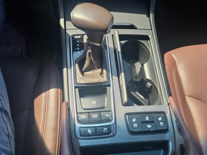 Hyundai Aslan