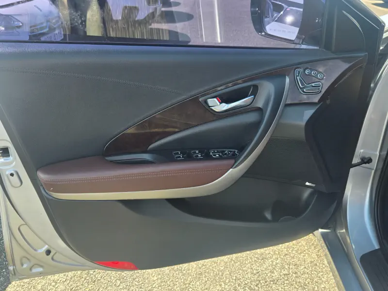 Hyundai Aslan