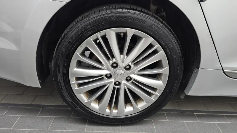 Hyundai Aslan