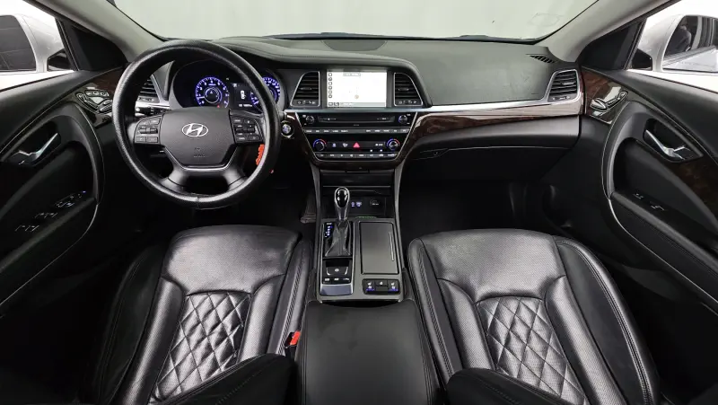 Hyundai Aslan