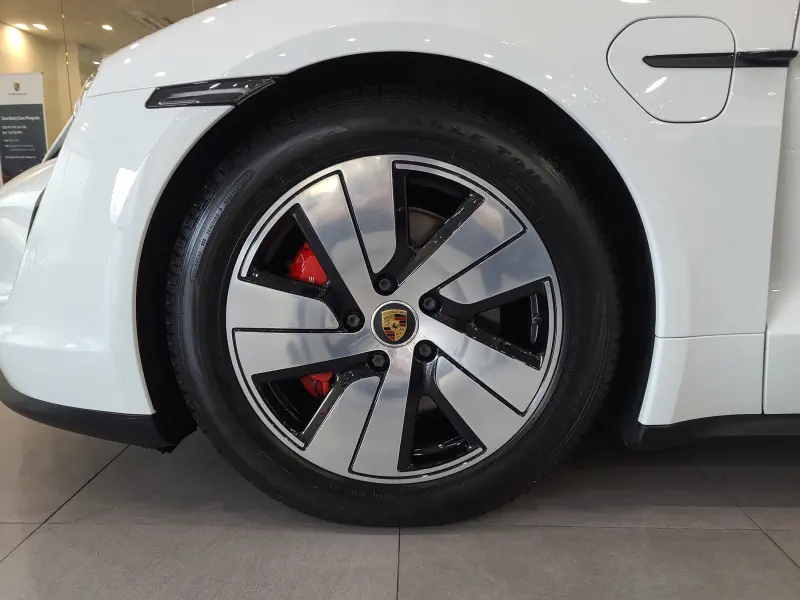 Porsche Taycan