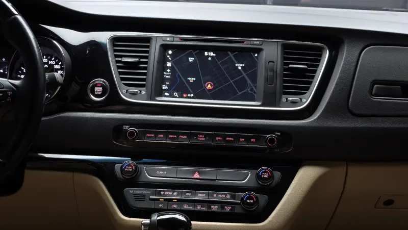 Kia Carnival