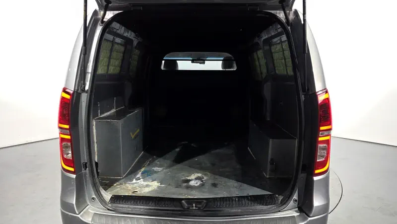 Hyundai Grand Starex