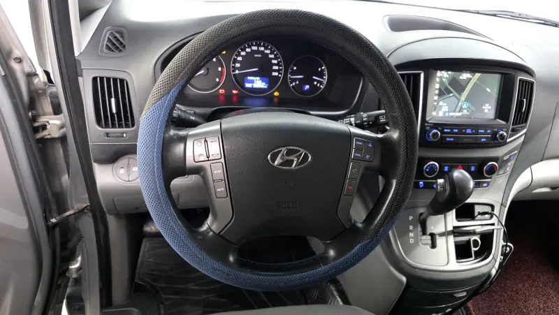 Hyundai Grand Starex