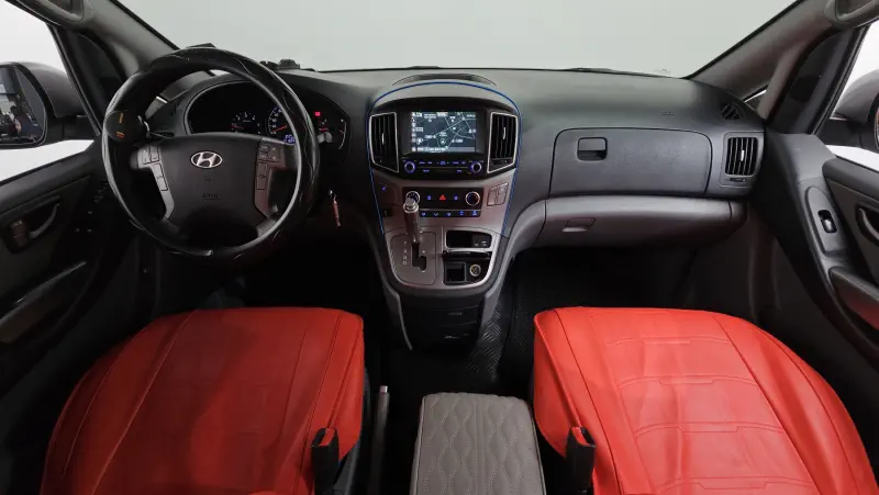 Hyundai Grand Starex