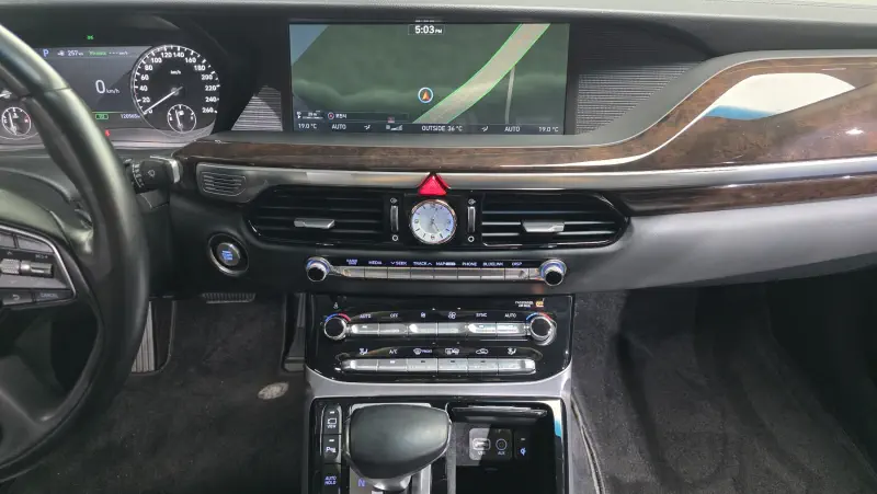 Genesis EQ900